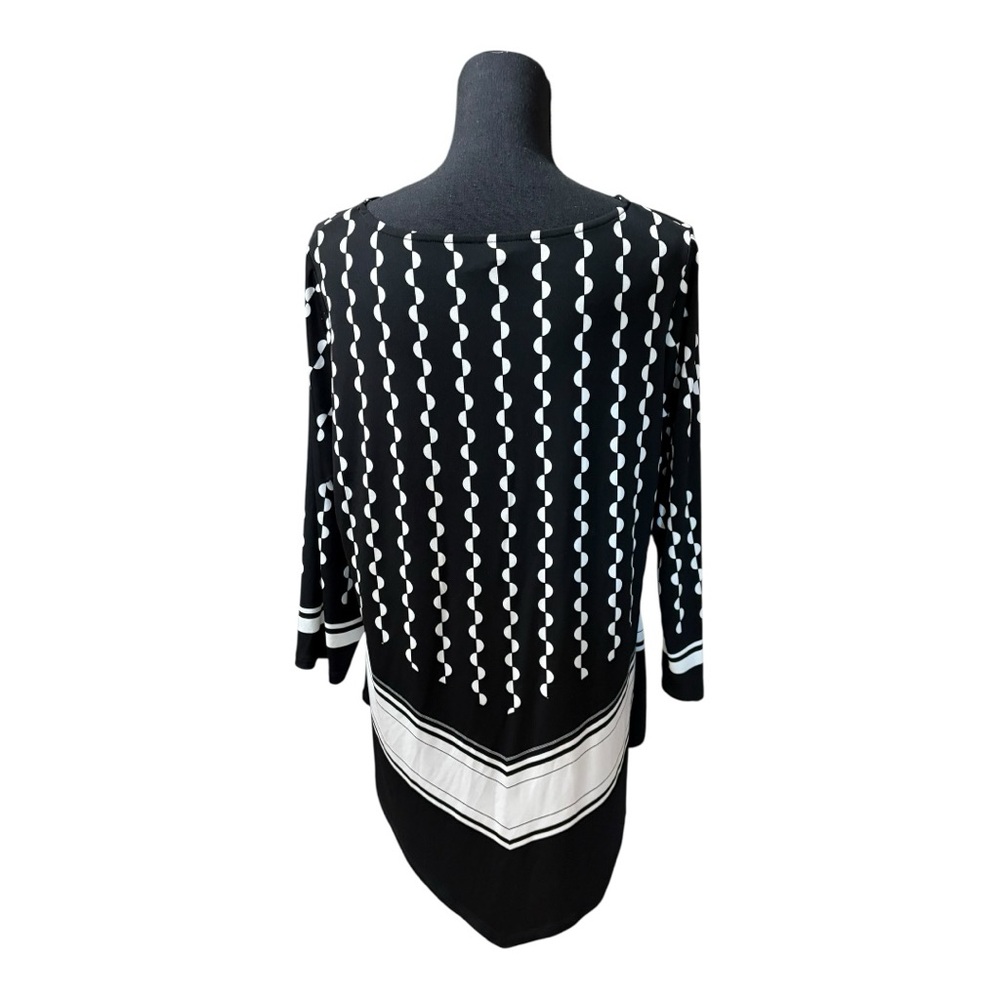 Alfani Point-Hem Iconic Mod Top.
Black and white mixed print. - Picture 5 of 5